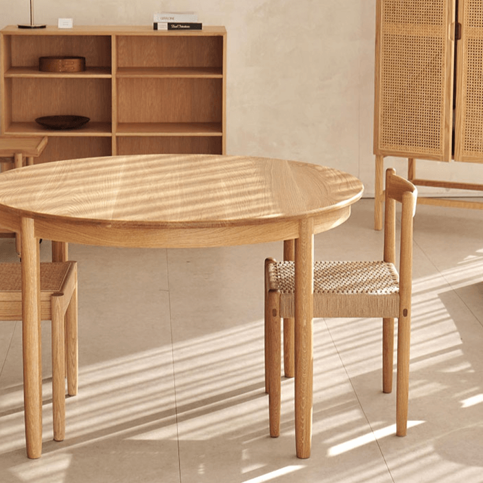 Minimalist Round Table with Comfortable Nesting Chairs