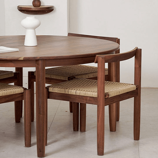 Minimalist Round Table with Comfortable Nesting Chairs