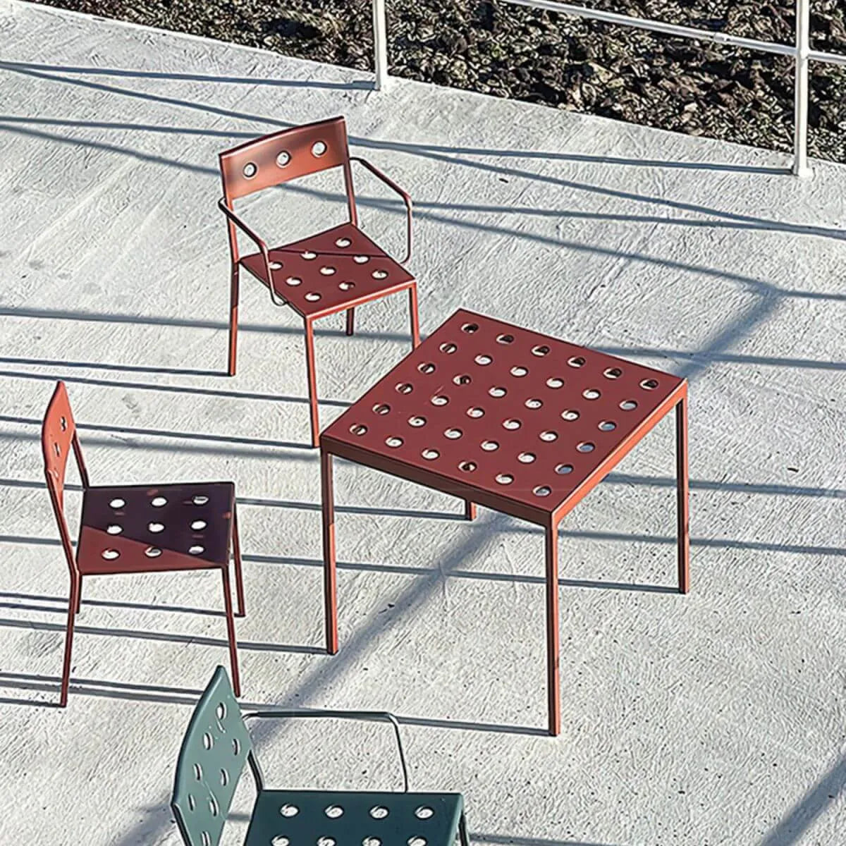 Modern Red Metal Outdoor Coffee Table – Waterproof & Non-Extendable