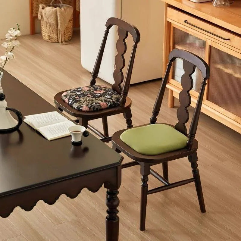 Modern Wood Side Chair with Wavy Slat Back & Upholstered Seat Main Product Image Image principale du produit