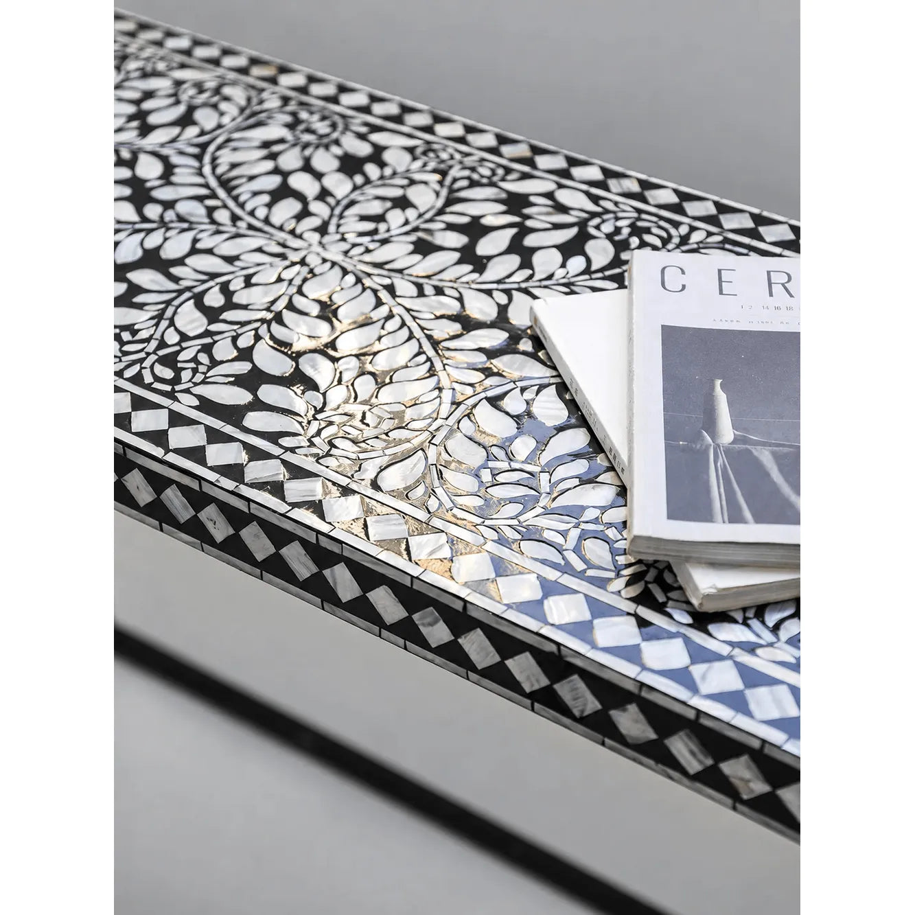 Mother of Pearl Console Table with Hand-Inlaid Floral Marquetry サブ画像