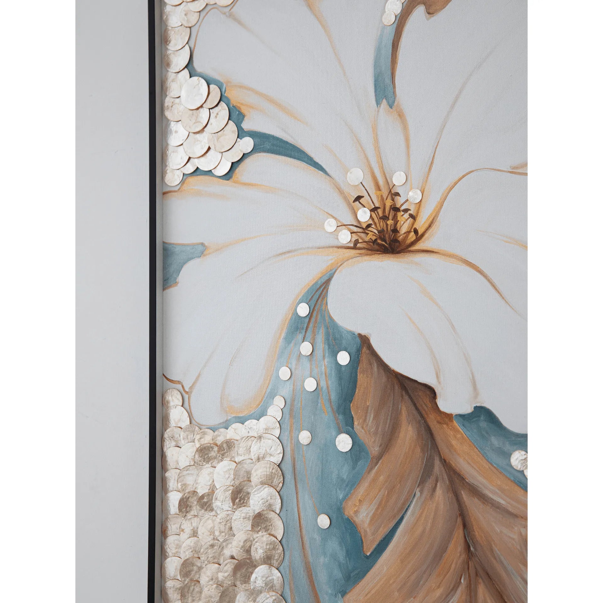 Triptyque mural en nacre, panneaux à relief floral faits main Image secondaire du produit