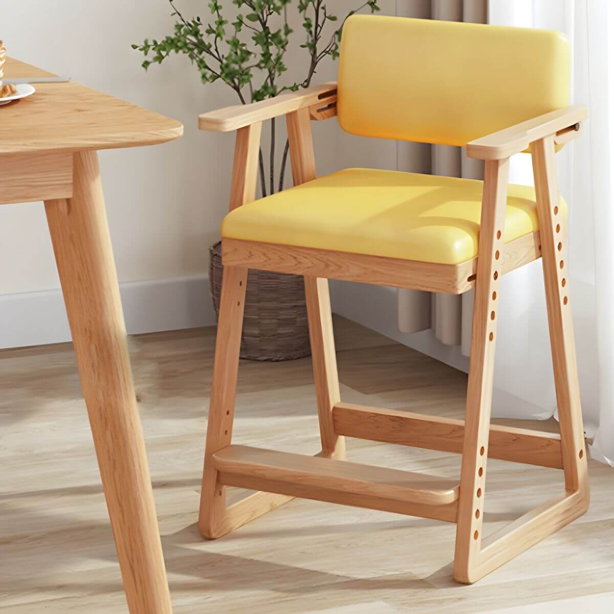 Natural/Pink Upholstered Chair with Wooden Frame for Kids Main Product Image Image principale du produit