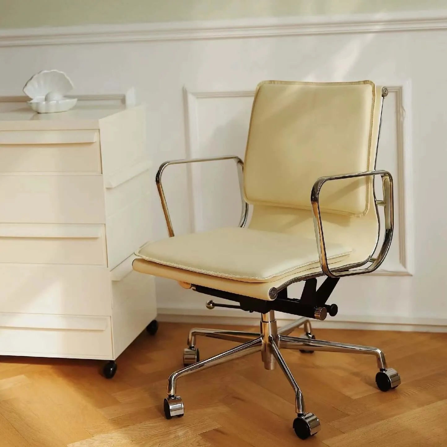 Oak Low-Back Ergonomic Office Chair with Leather Upholstery