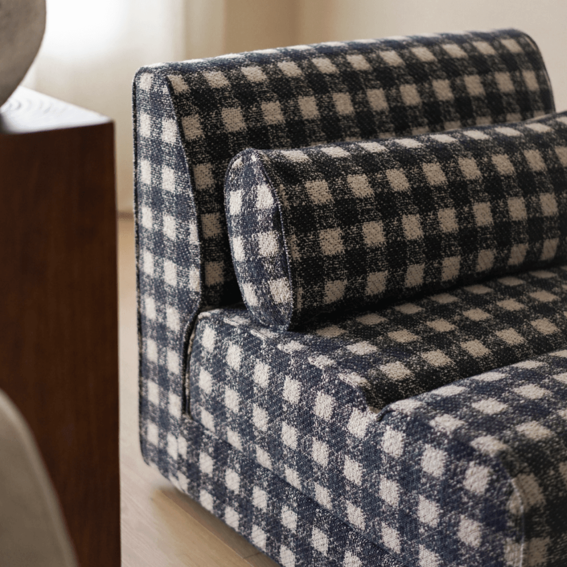 Plaid Fabric Single Chair With Soft Cushions