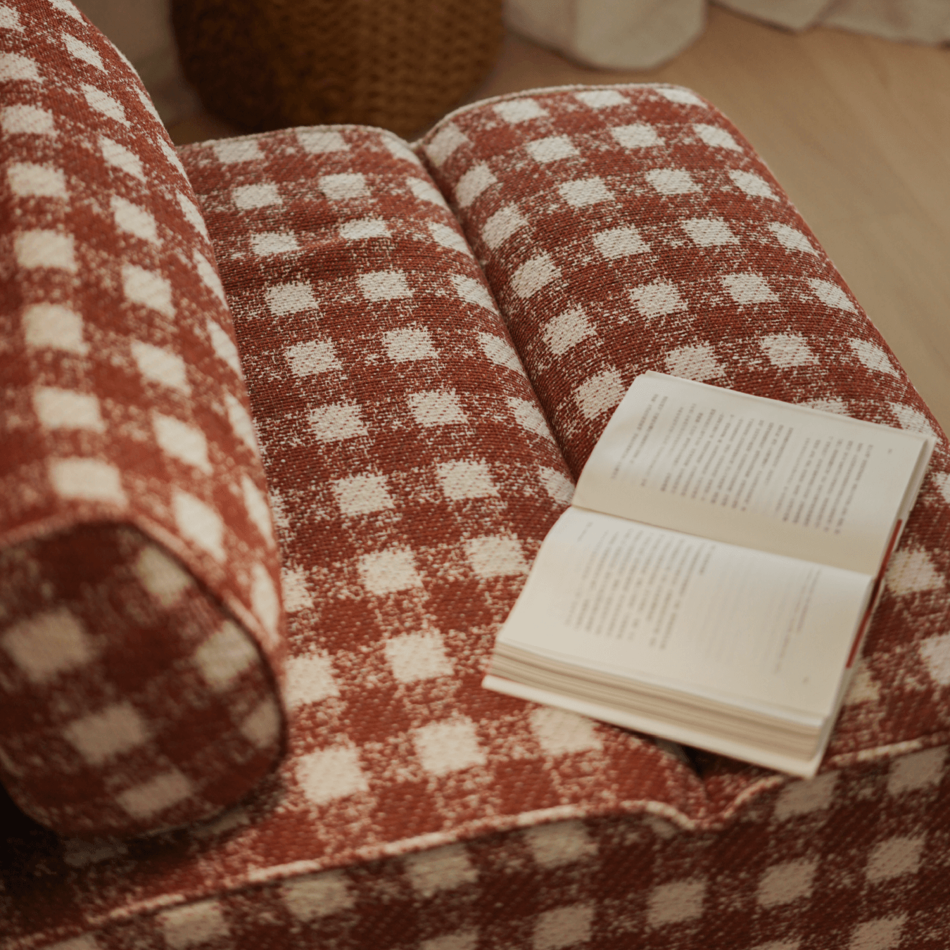 Plaid Fabric Single Chair With Soft Cushions