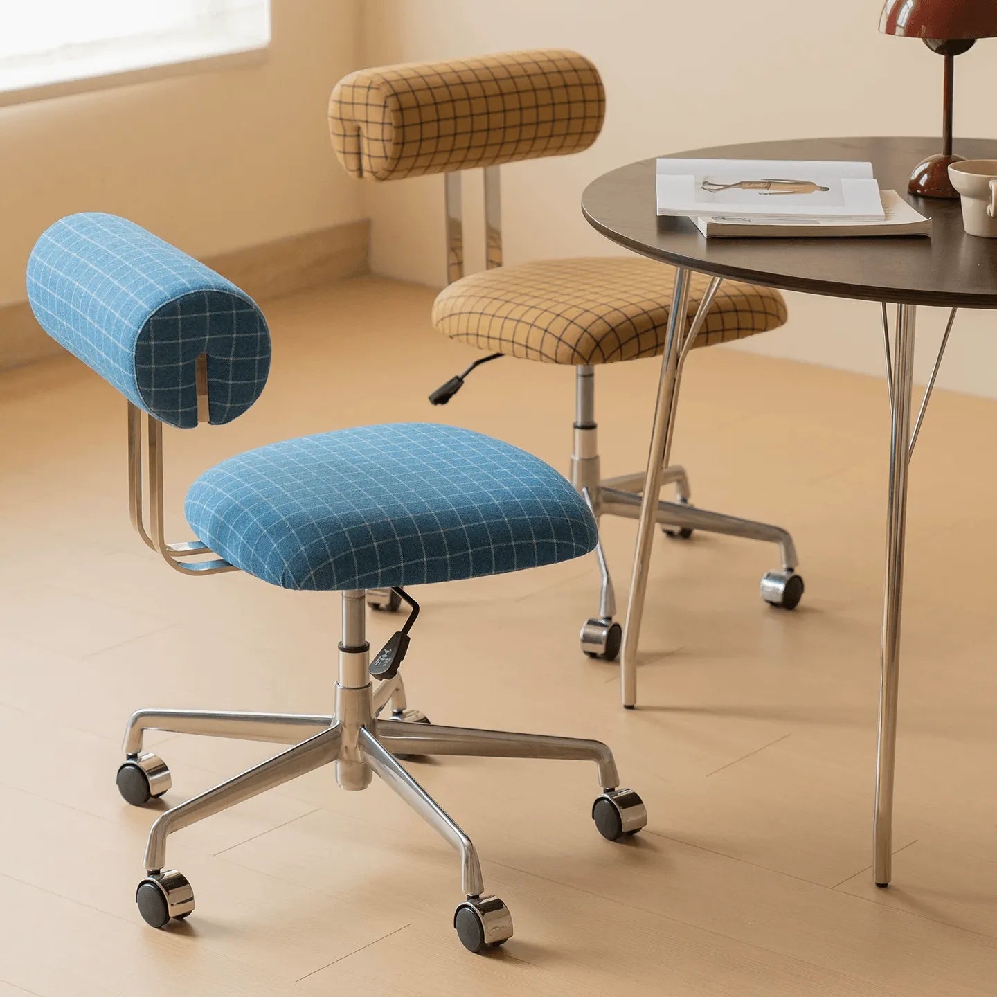 Plaid Office Chair With Armless Silhouette, Lift Swivel Base and Soft Retro Charm