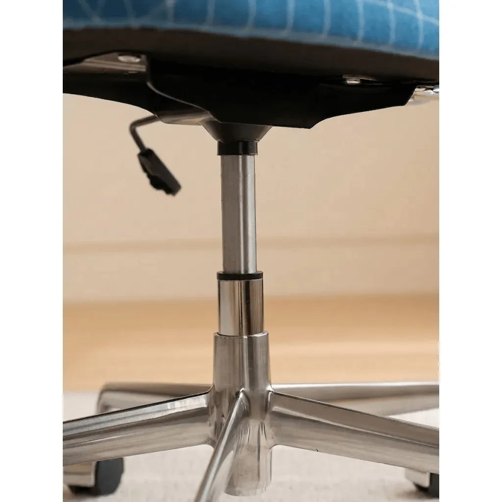 Plaid Office Chair With Armless Silhouette, Lift Swivel Base and Soft Retro Charm