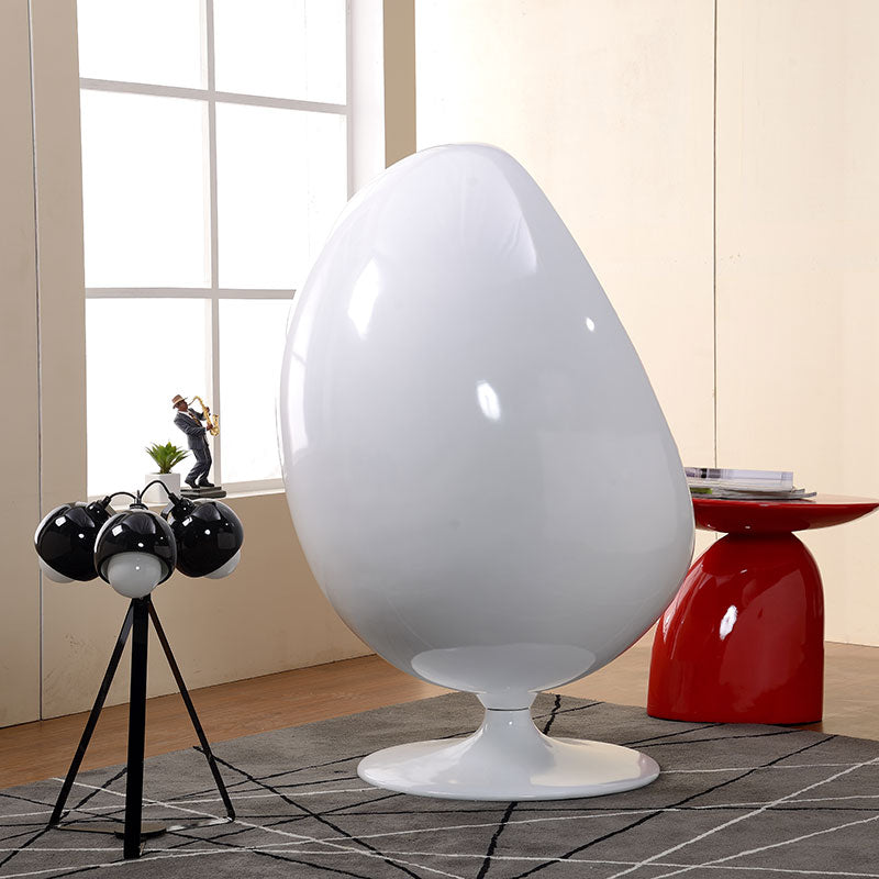Scandinavian-Inspired Egg Chair in Fiberglass Shell Zweitbild