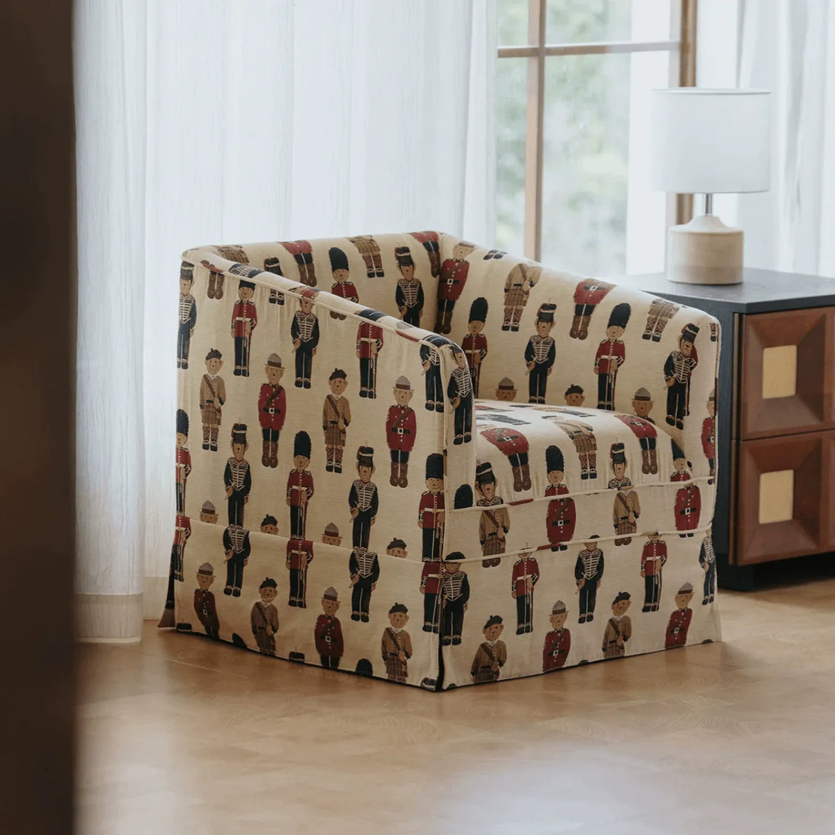 Royal Guard Jacquard Accent Chair With Barrel Silhouette for Reading Nooks