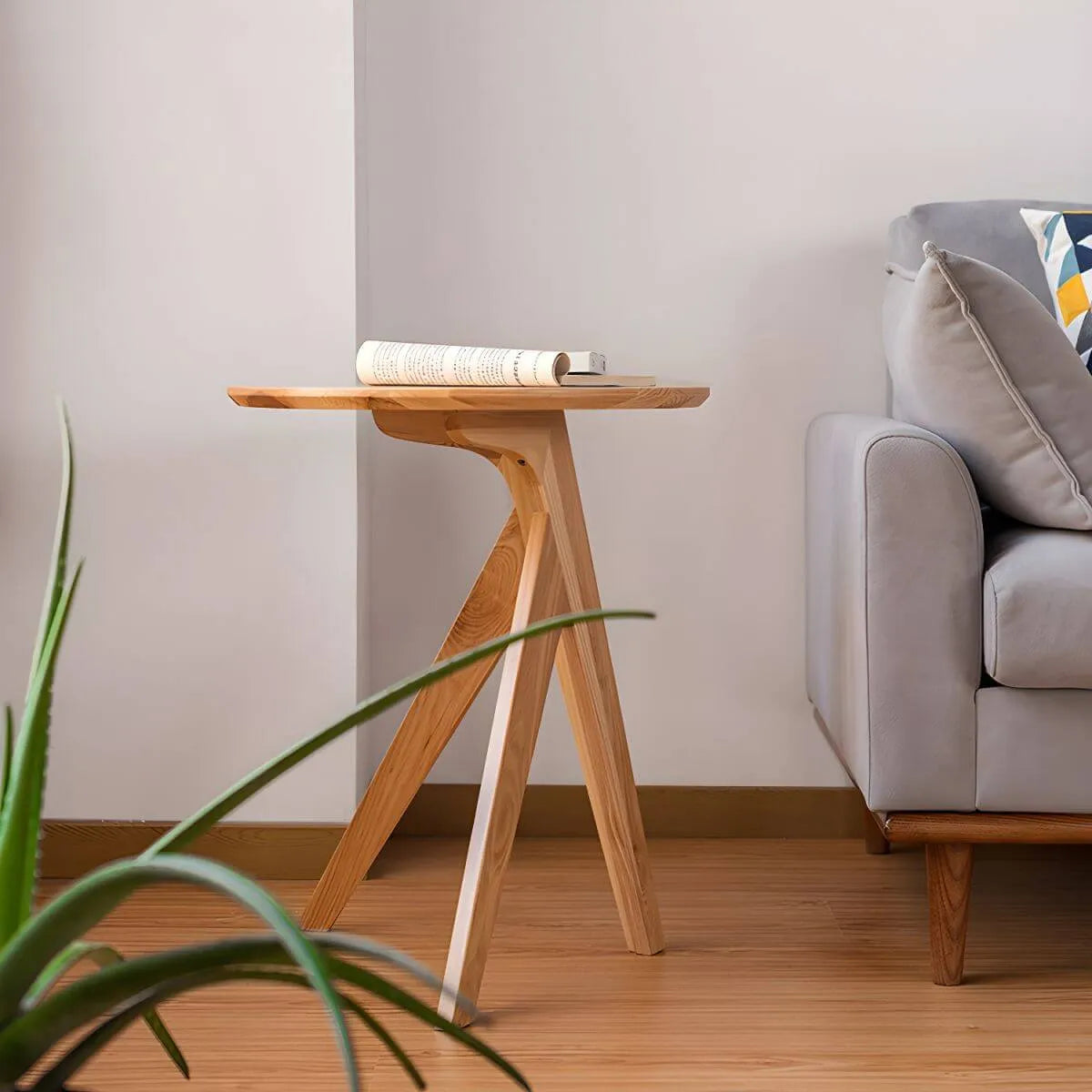 Scandinavian Solid Ash Round Side Table – 3 or 4-Leg Design