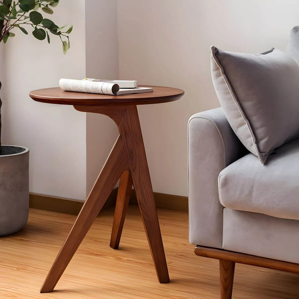 Scandinavian Solid Ash Round Side Table – 3 or 4-Leg Design