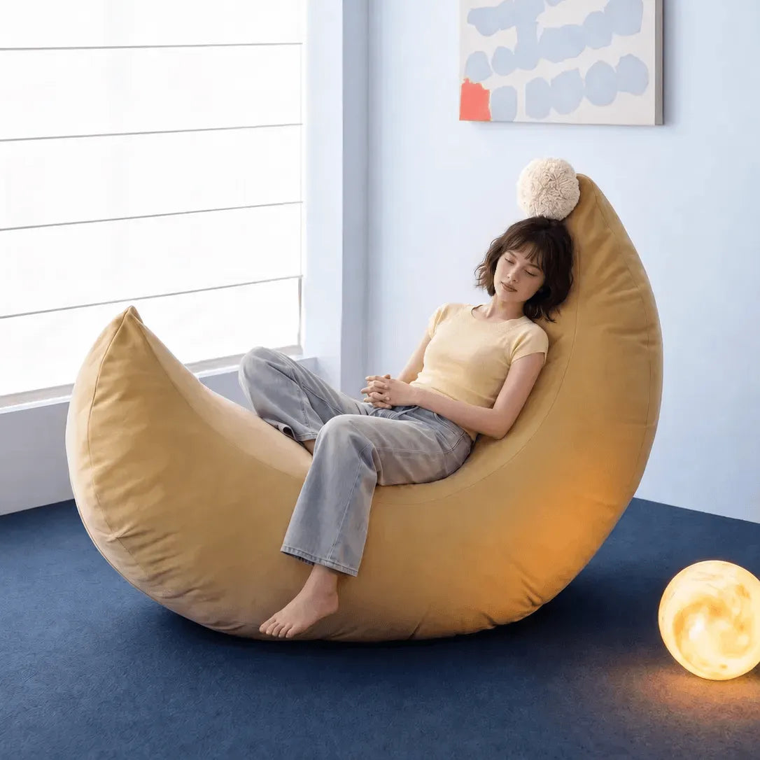 Fauteuil d'appoint sculptural en forme de croissant en velours bicolore, housse amovible Image secondaire du produit