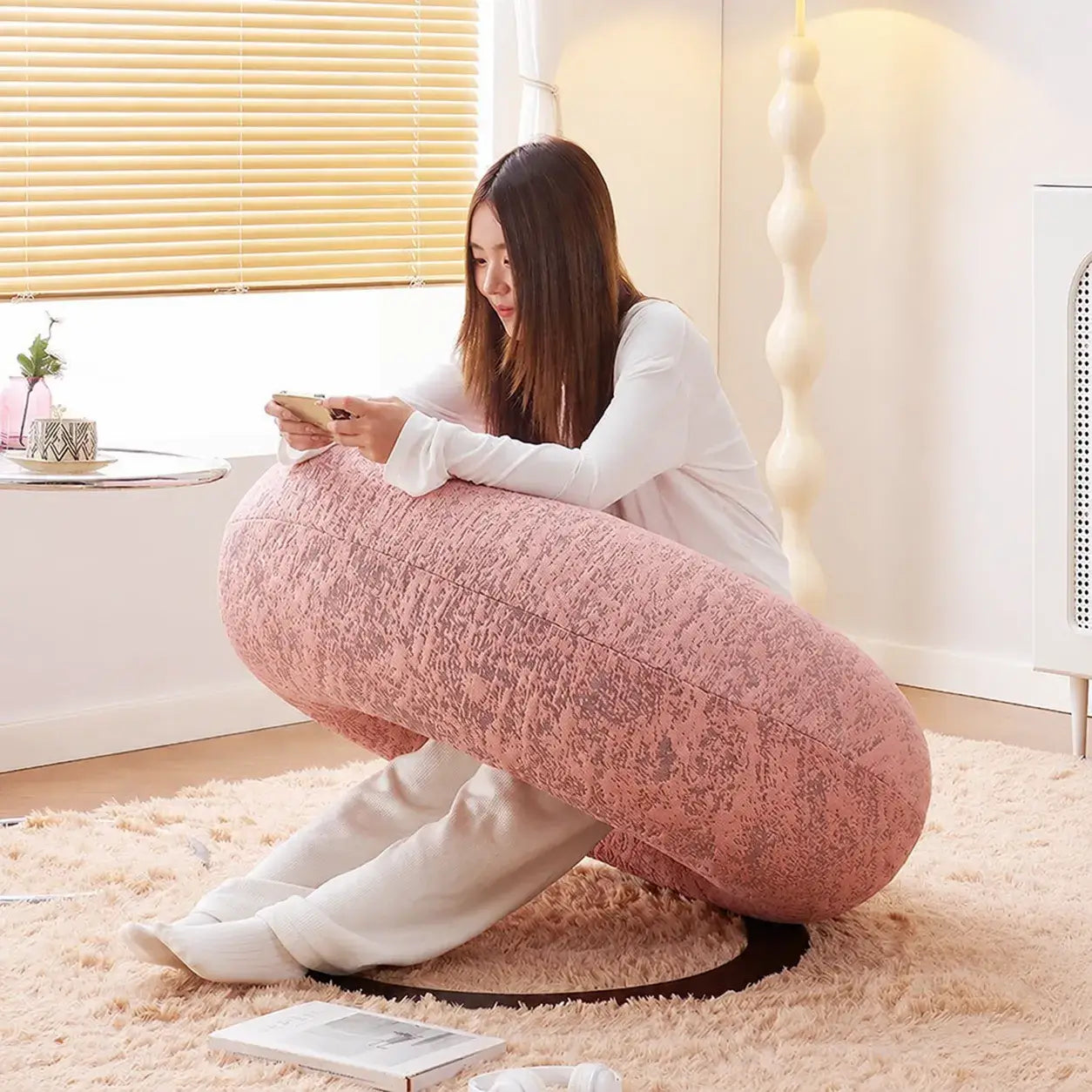 Fauteuil d'appoint sculptural Donut avec courbes enveloppantes Image secondaire du produit