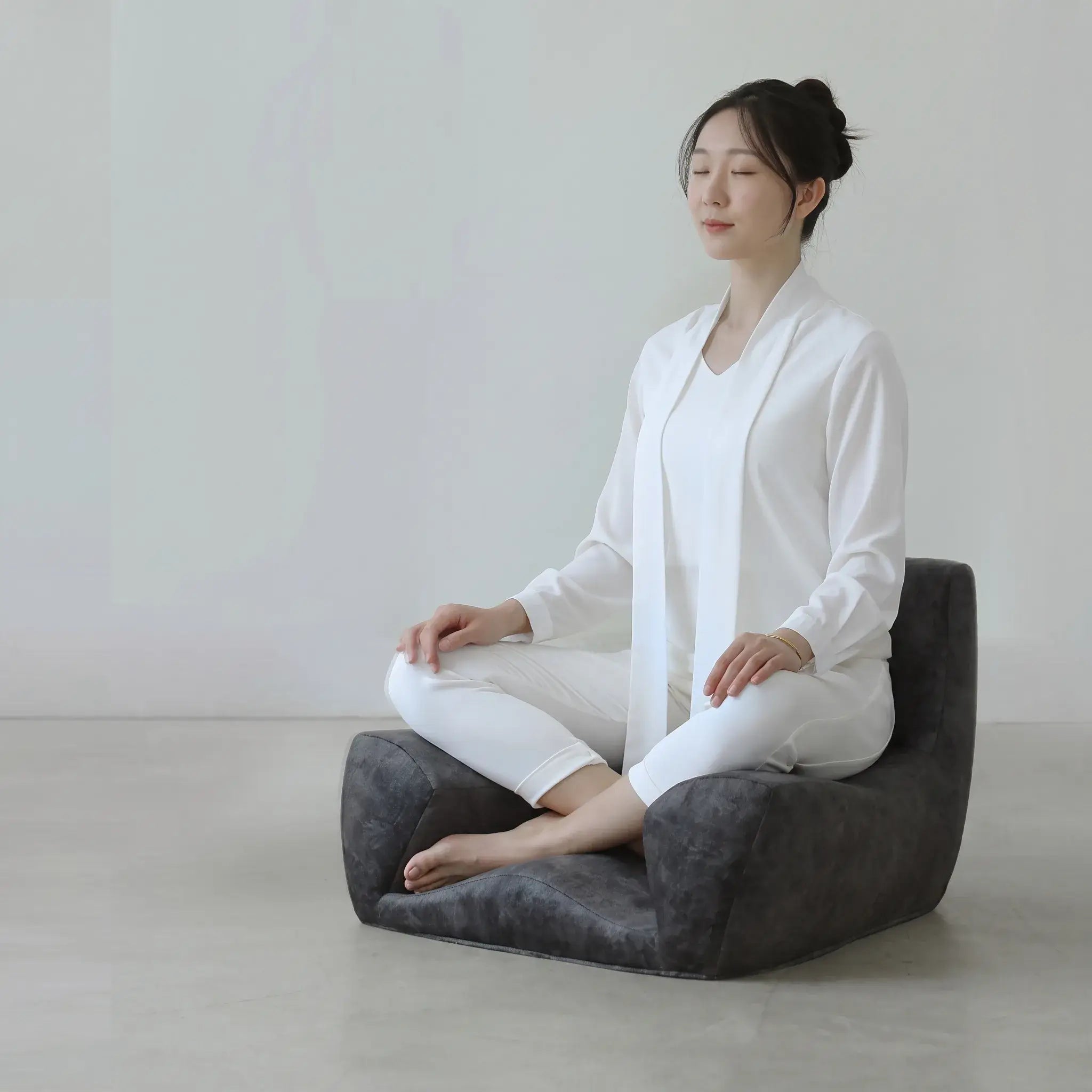Sculptural Floor Meditation Chair With Ergonomic Wraparound Back Main Product Image