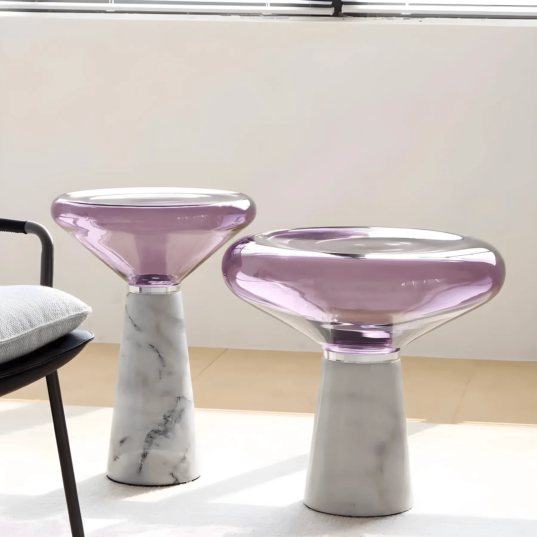 Table d'appoint sculpturale en verre forme de nuage de champignon avec base en marbre Image secondaire du produit
