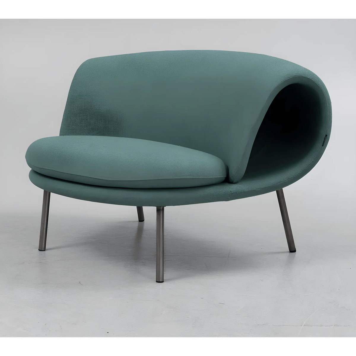 Sculptural Multifunctional Pet-Friendly Accent Chair with Curved Cocoon Form
