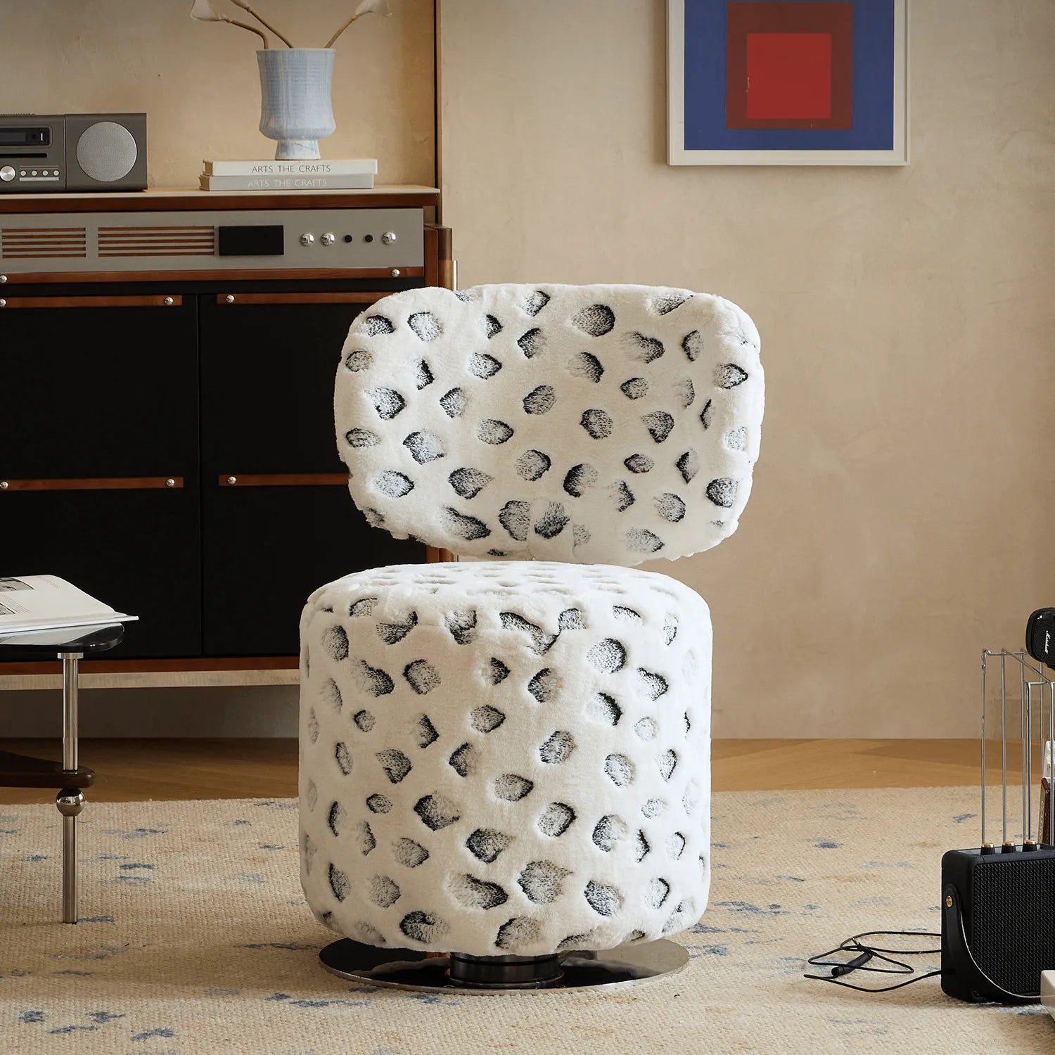 Sculptural Velvet Vanity Stool With Dual Swivel Back and Polished Steel Base Main Product Image Imagen principal del producto