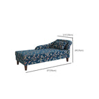 Padded Toile Pattern Seating in Living Room