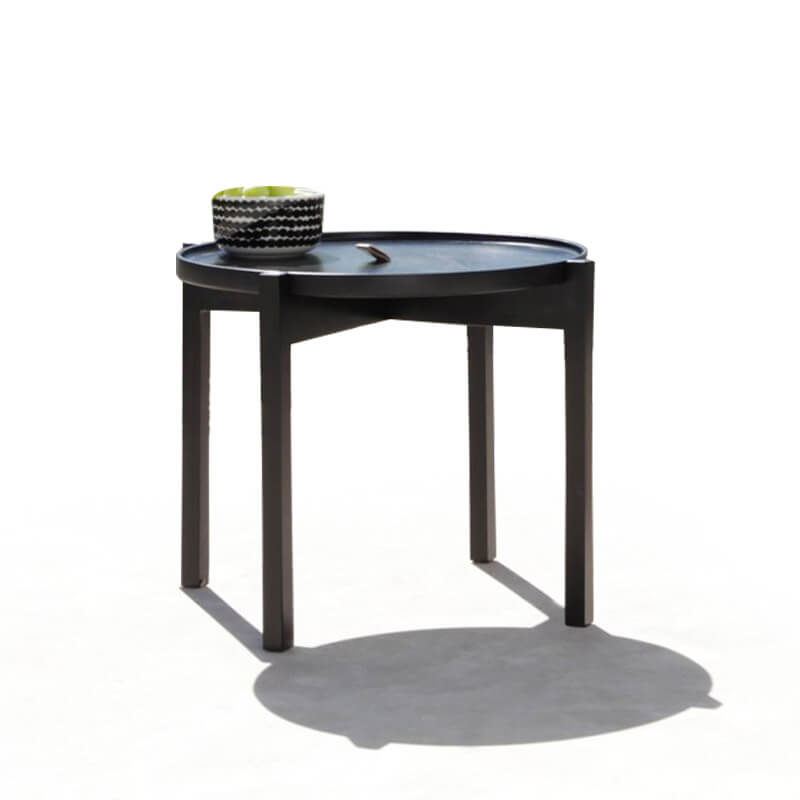 Sleek Outdoor Lounge Chair with Durable Aluminum and Wicker