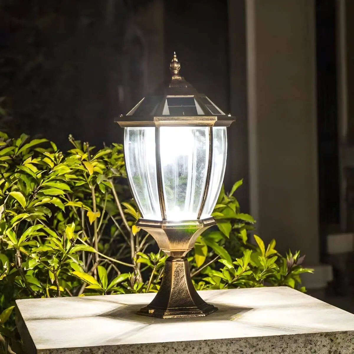 Solar-Powered Outdoor Table Lamp with LED Light – Metal & Glass Design