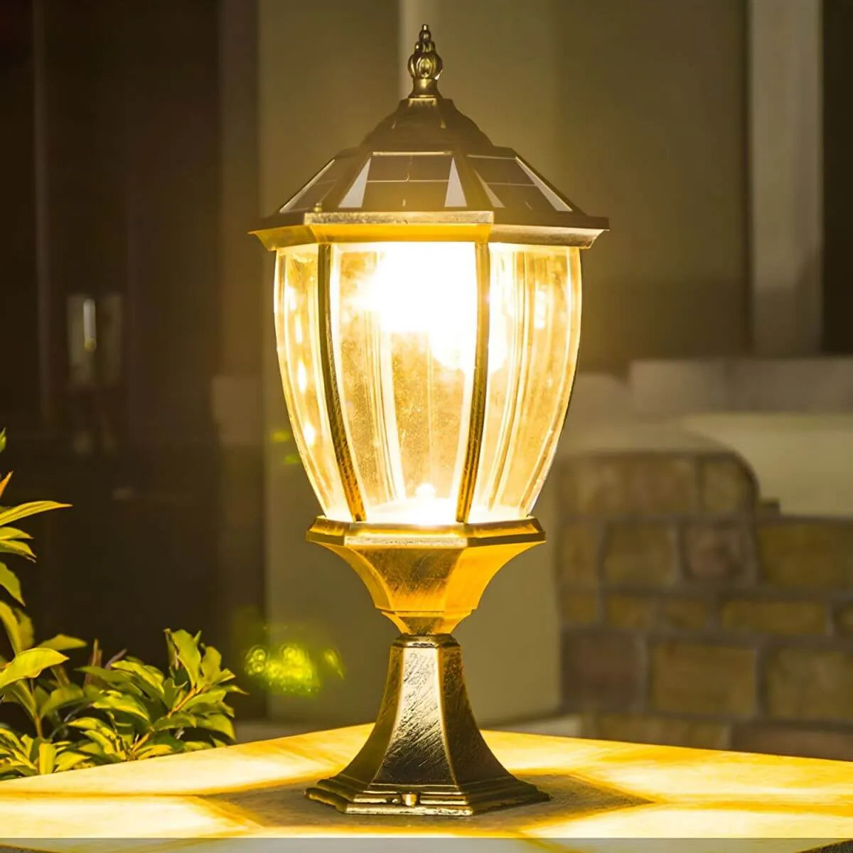 Solar-Powered Outdoor Table Lamp with LED Light – Metal & Glass Design Main Product Image Imagen principal del producto