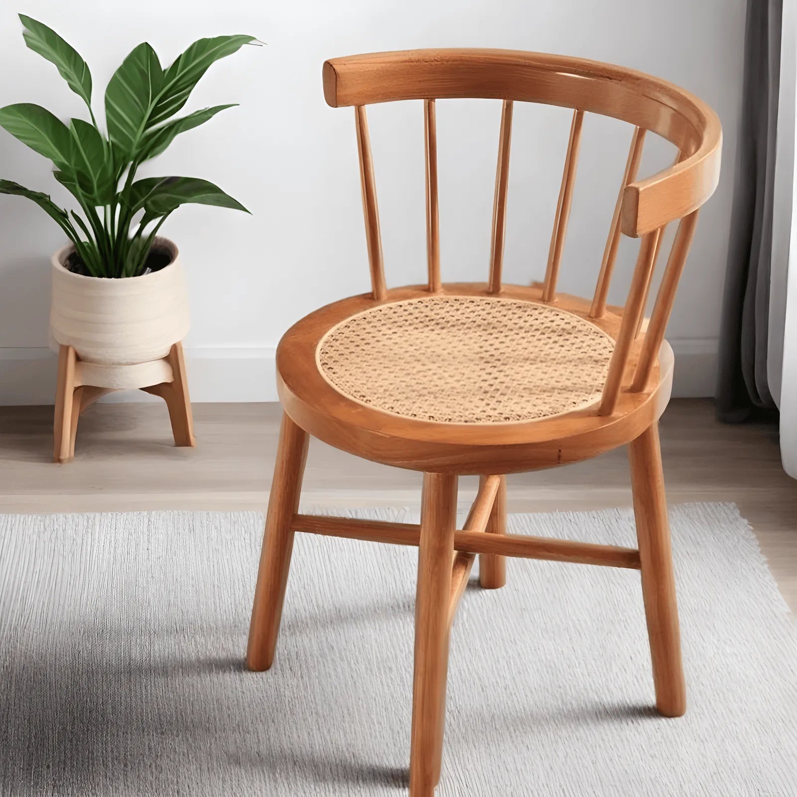 Solid Wood Windsor Chair with Curved Arms and Woven Rattan Seat Zweitbild
