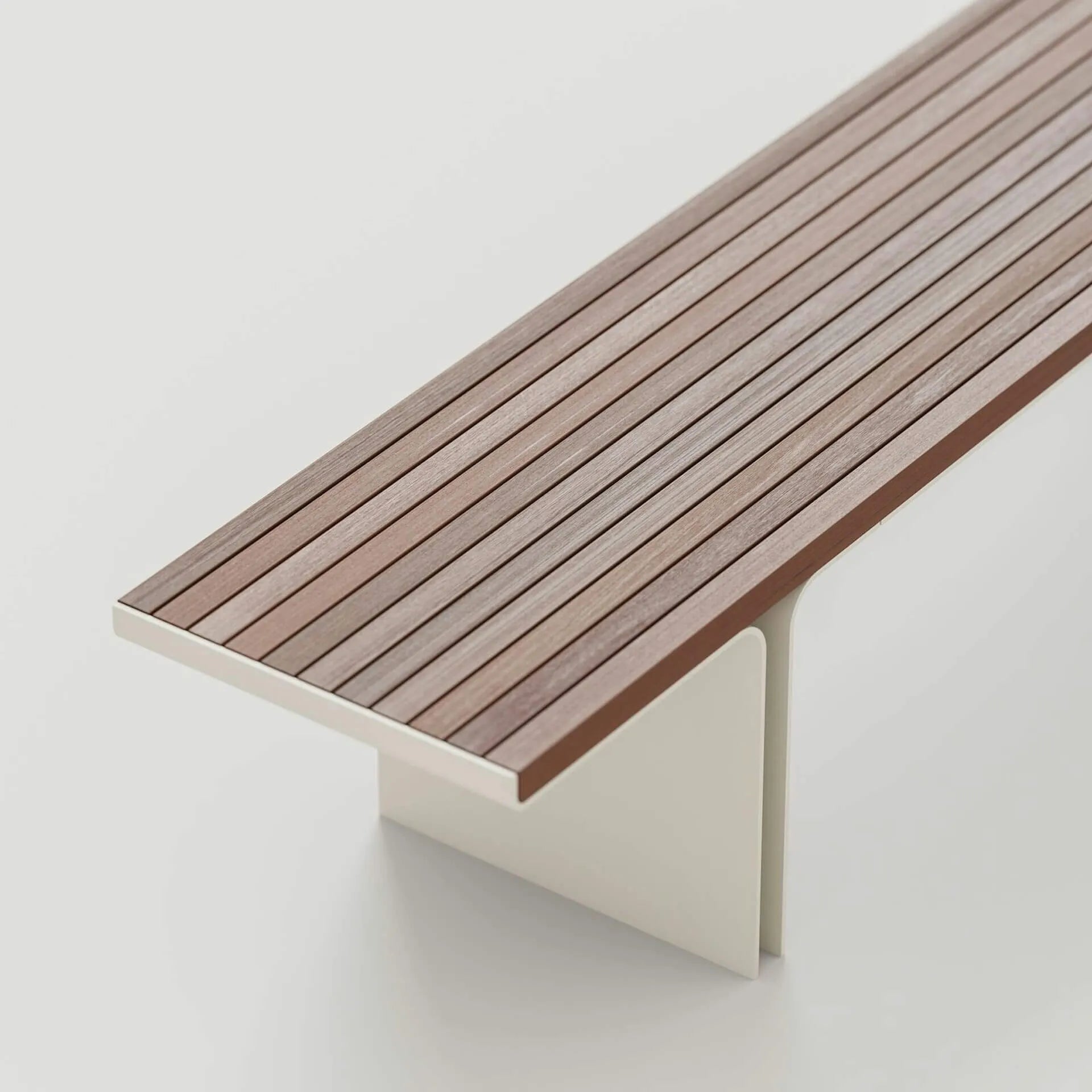 Serie de bancos de salón para exteriores de acero inoxidable y teca, diseño minimalista de listones Imagen secundaria del producto