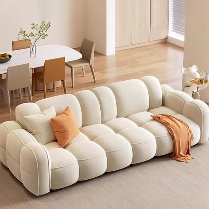 Stylish Three-Seater Sofa with Cloud-Inspired Contours Main Product Image メイン画像