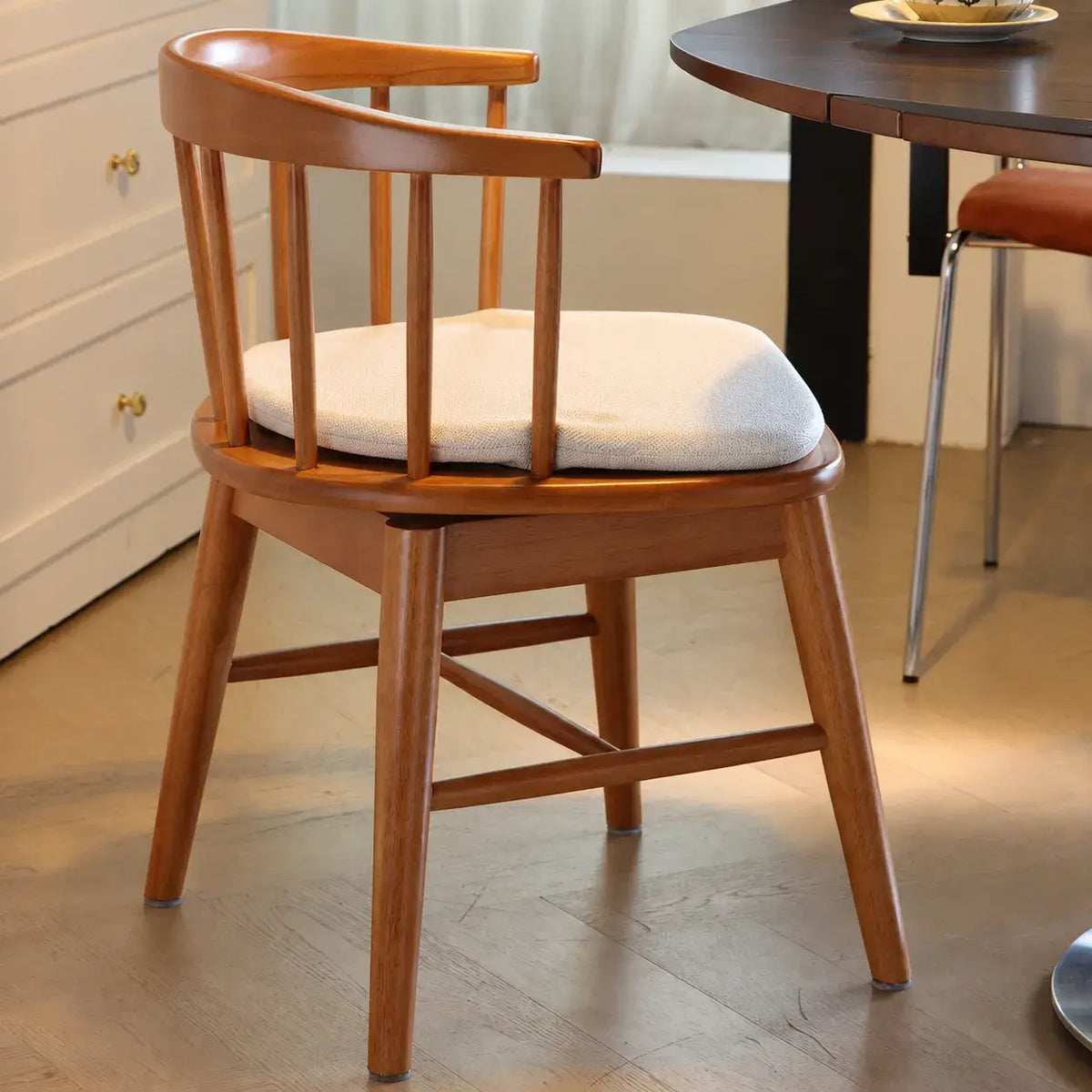 Swivel Windsor Chair with Upholstered Seat, Solid Wood Retro Armchair