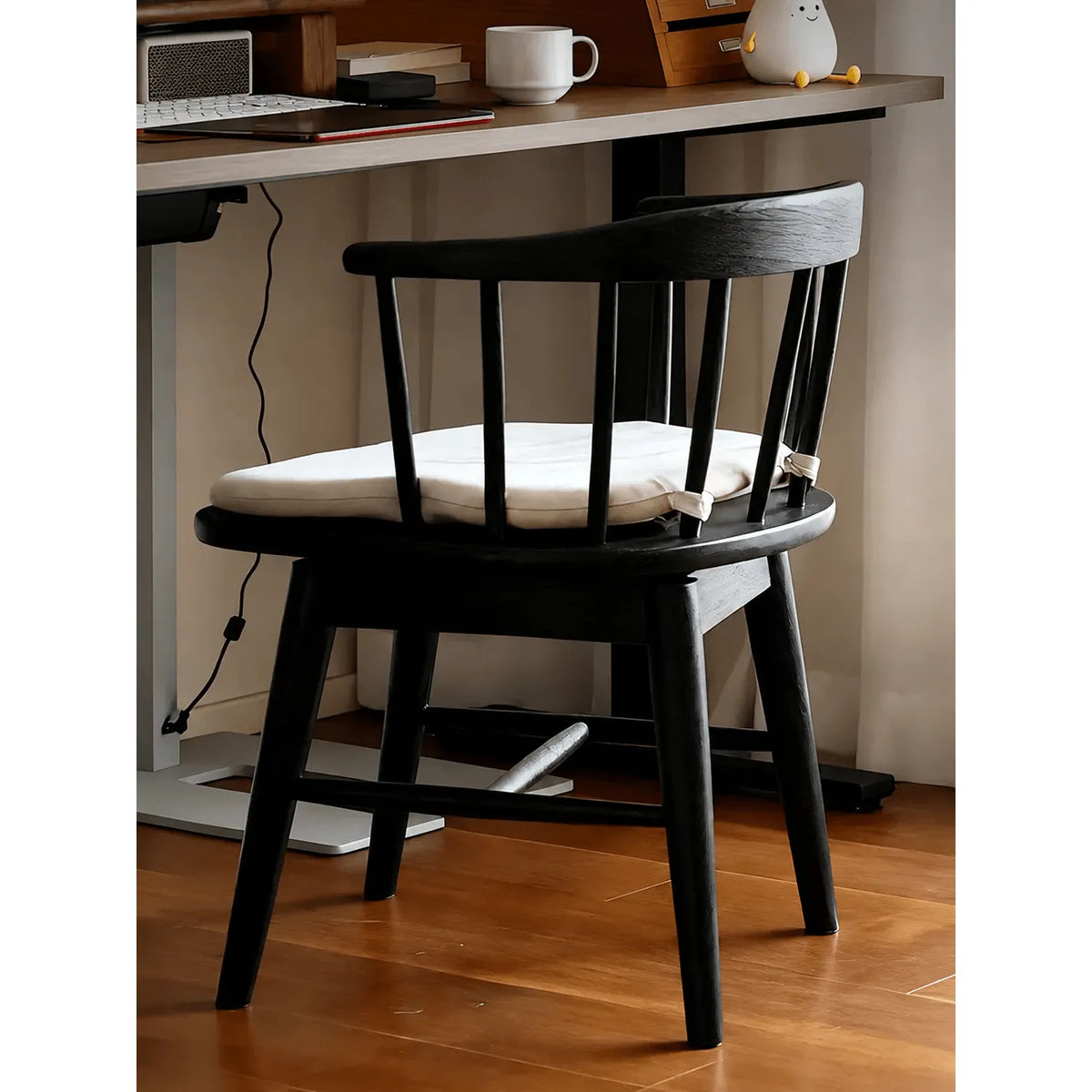 Swivel Windsor Chair with Upholstered Seat, Solid Wood Retro Armchair Main Product Image