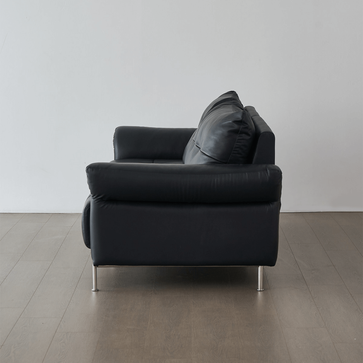 Top-Grain Leather Sofa with Elegant Armrest Design