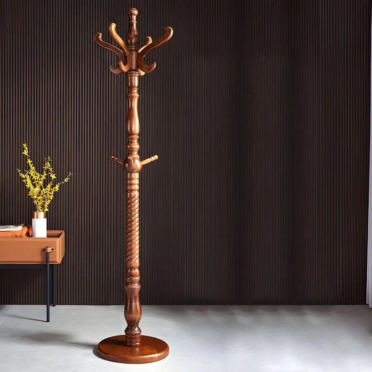 Traditional Solid Rubberwood Hall Tree with Spiral-Turned Post and Hooks