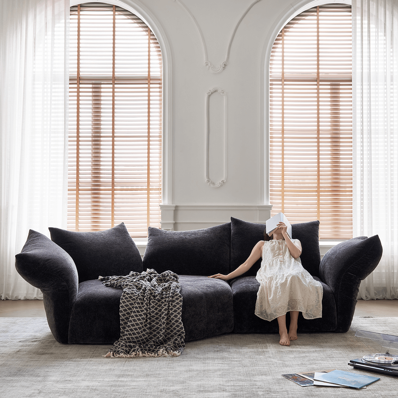 Versatile Petal Sofa with Foldable Components for Flexible Layouts