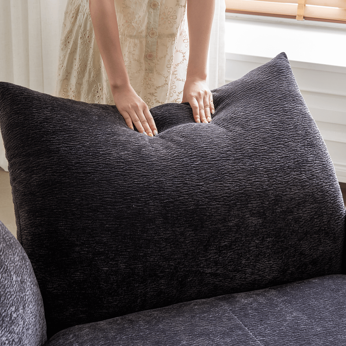 Versatile Petal Sofa with Foldable Components for Flexible Layouts