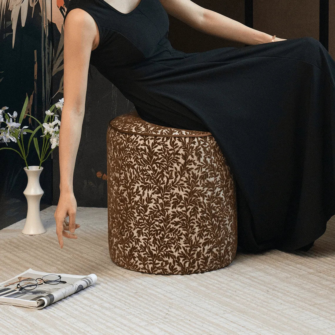 Vine Floral Ottoman With Soft Upholstery and Portable Accent Design Zweitbild