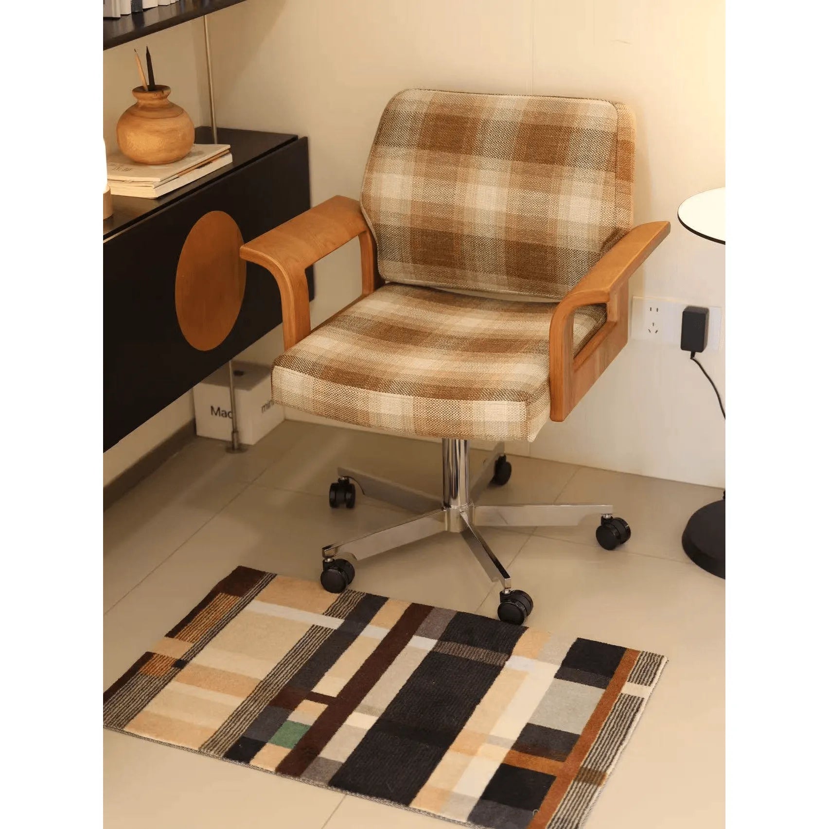 Vintage Ash Wood Plaid Office Chair Series with Curved Arms and Swivel Base