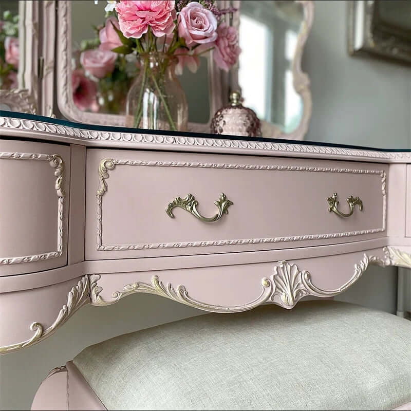 Vintage Carved Vanity With 3-Part Mirror In Soft Pink