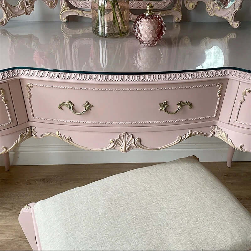 Vintage Carved Vanity With 3-Part Mirror In Soft Pink