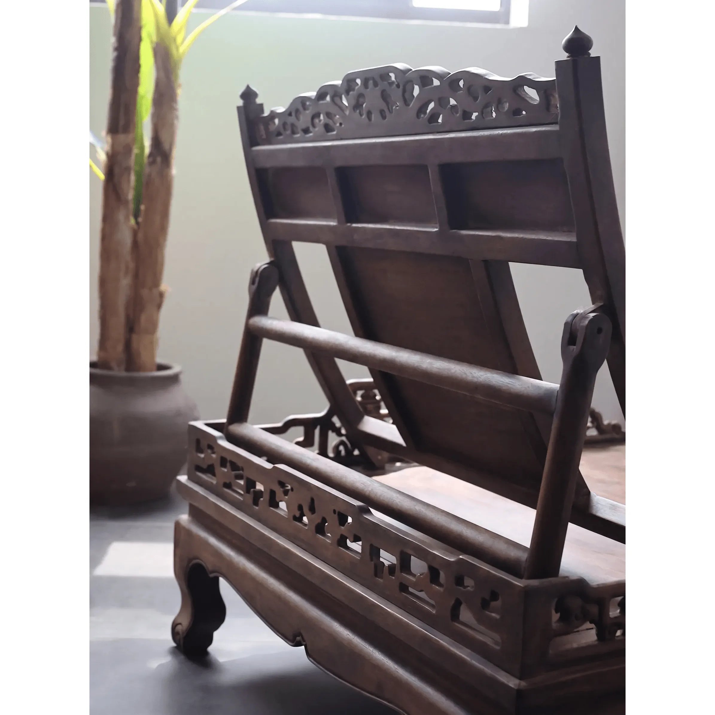Vintage Grass Pear Wood Meditation Chair with Folding Recline and Woven Panel
