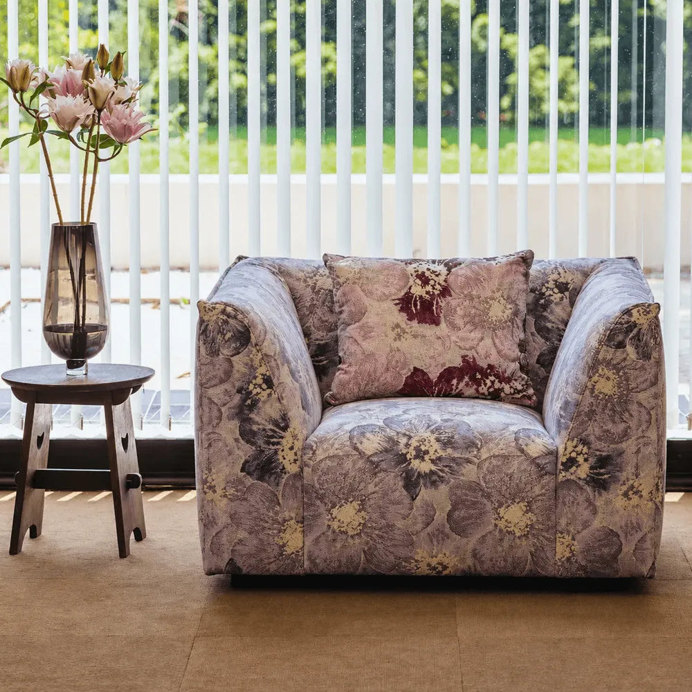 Violet Tapestry Floral Accent Chair with Italian Vintage Curved Silhouette Main Product Image Imagen principal del producto