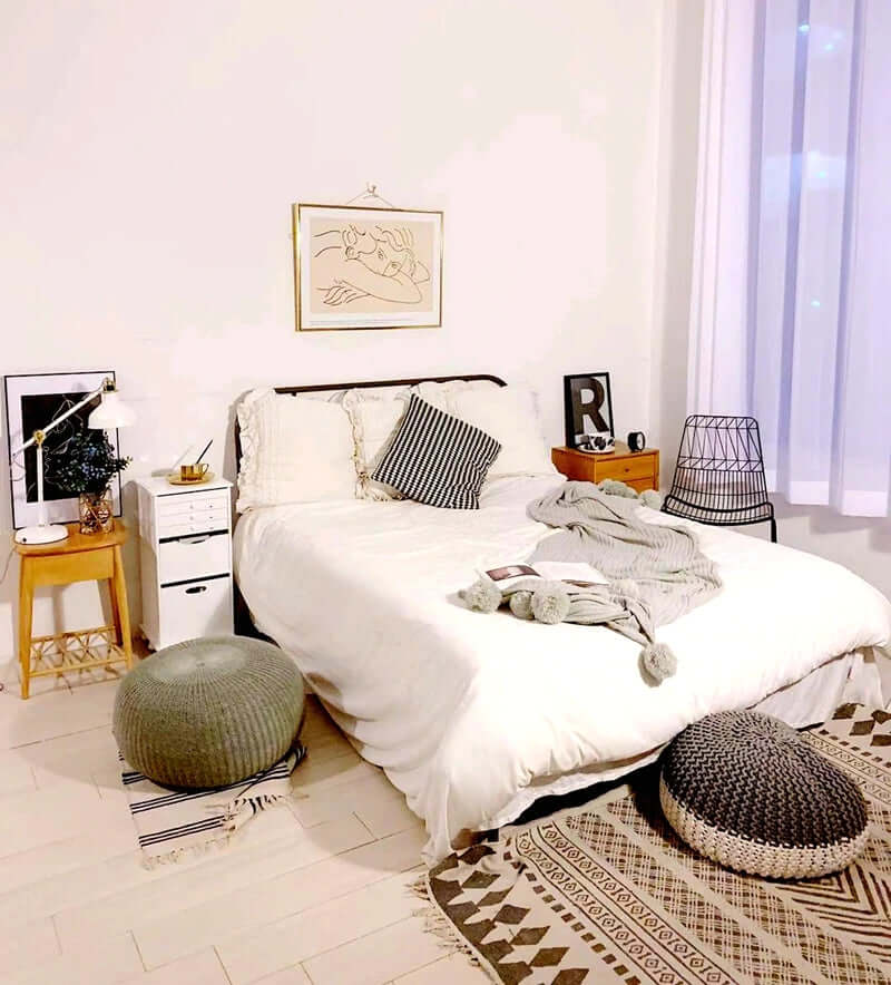 White 3-Drawer Vanity Table with Mirror and Lid