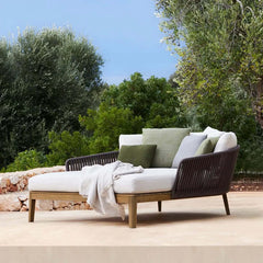 Modern style rattan outdoor daybed with comfortable cushion pillow