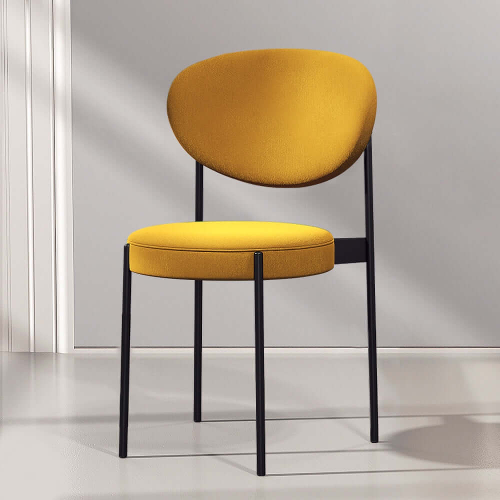 Modern upholstered dining chairs in yellow for stylish and cozy dining experience Image principale du produit
