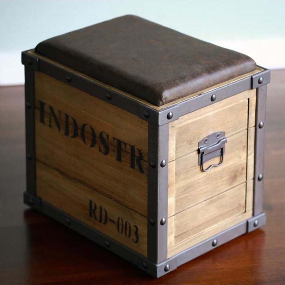 Industrieller natürlicher Pouf-Ottoman mit gepolsterter PU-Leder-Fußstütze und antiker Schublade Zweitbild