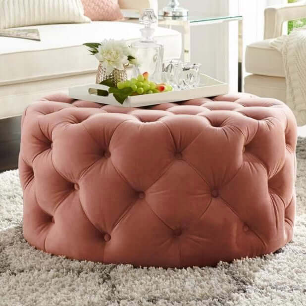 Elegant light gray velvet tufted ottoman as coffee table Image principale du produit