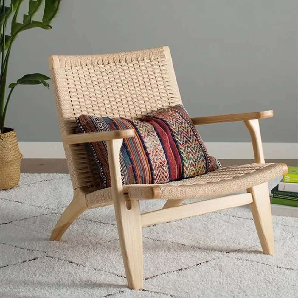 Modern 105° lounge chair with solid wood frame and woven rope detailing
