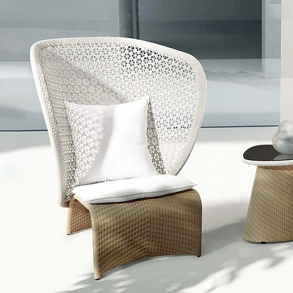 Hofer Rattan Outdoor Wingback Chair with White Cushion Pillow メイン画像